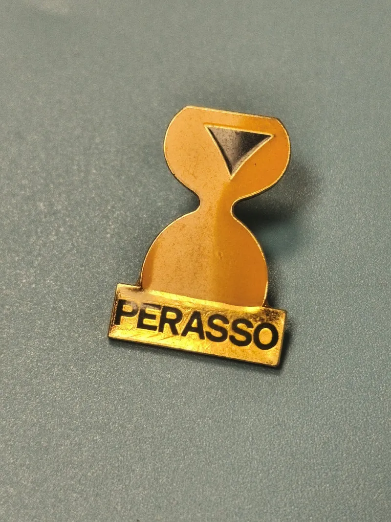 Pin's vintage PERASSO jaune forme sablier, badge ancien collection (Ref 18)