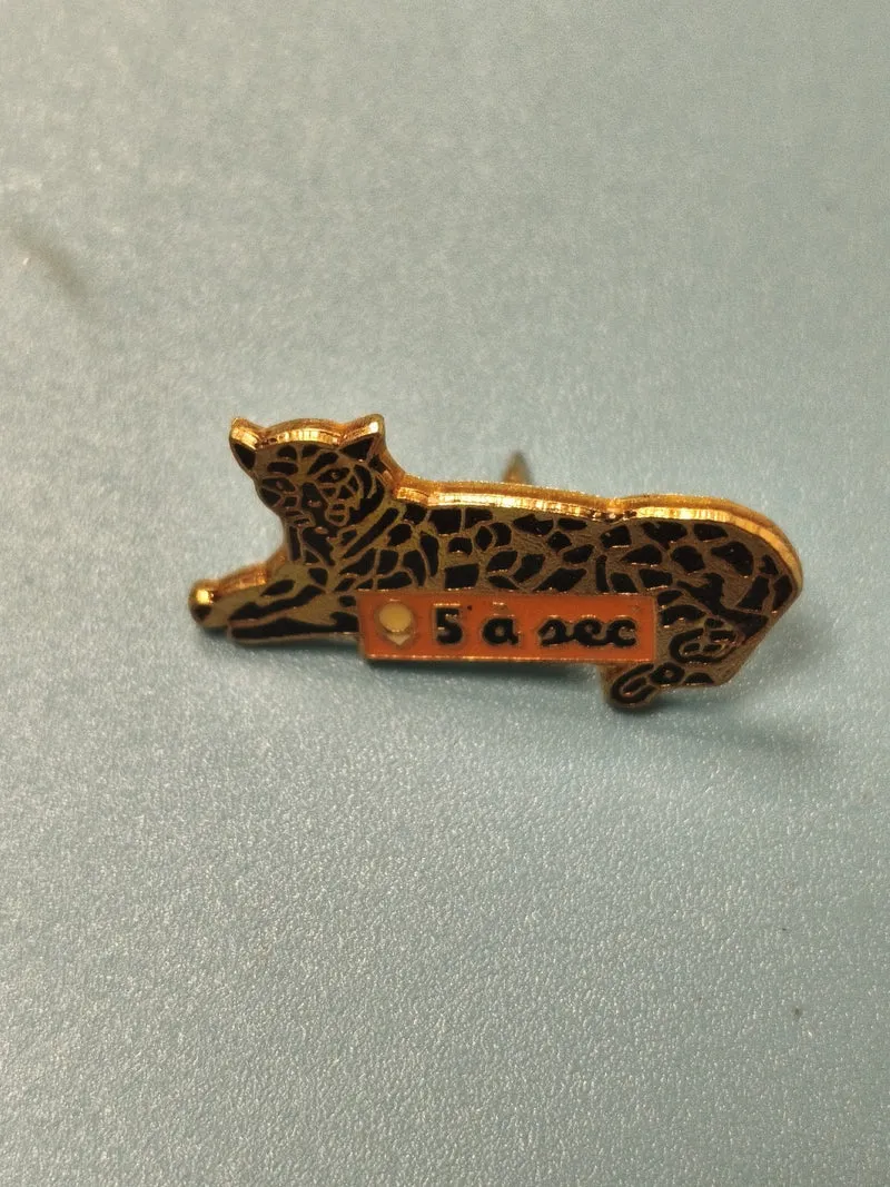 Pin's vintage 5 à sec panthère émaillée collection publicitaire ancien