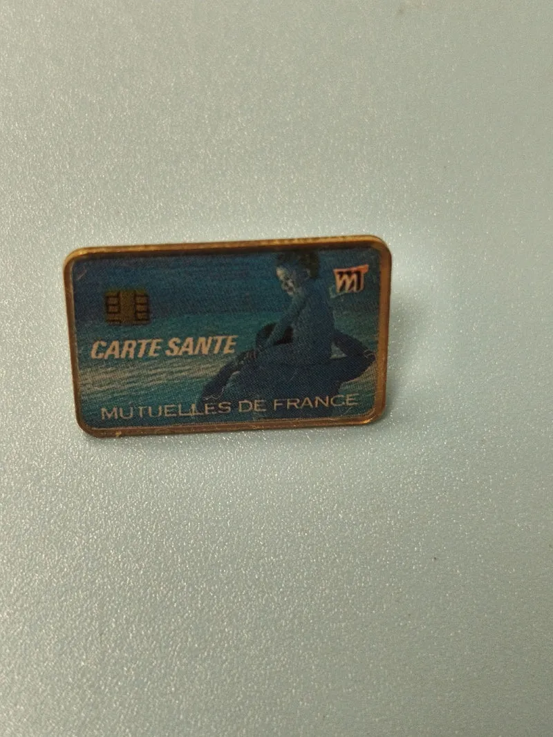 Vintage pin's carte santé Mutuelles de France, rectangulaire, thème médical