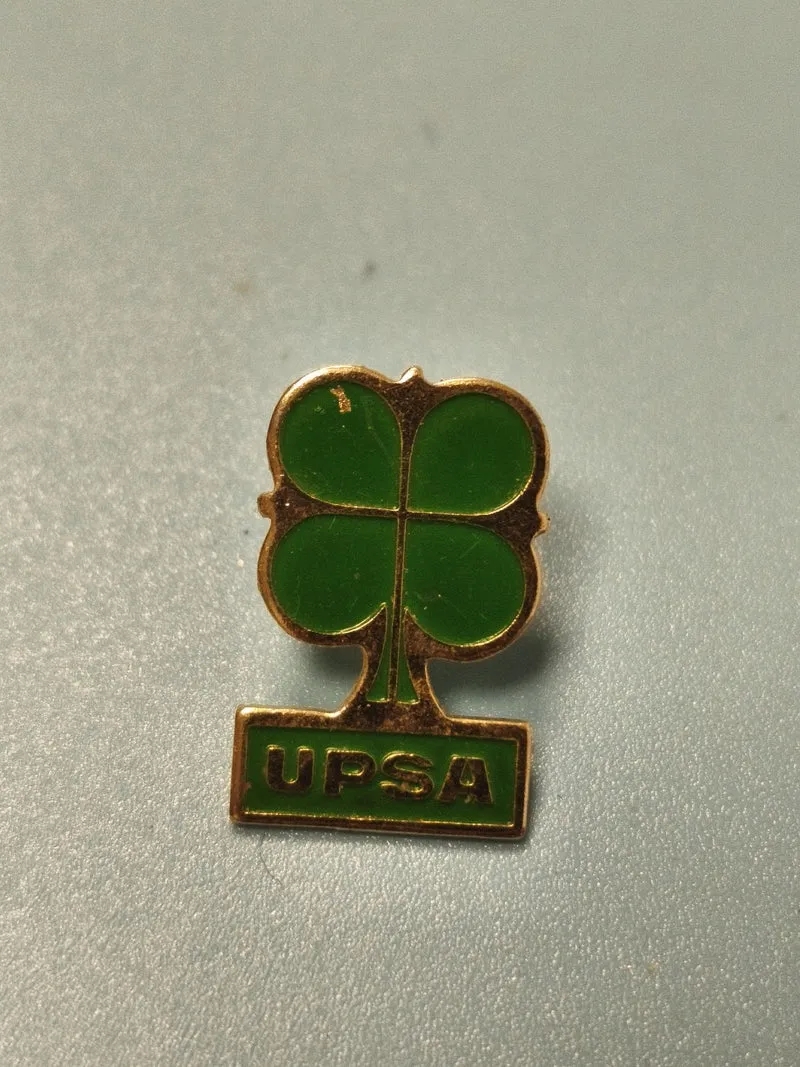 Vintage pin's UPSA trèfle vert ancien collection pharmacie publicitaire