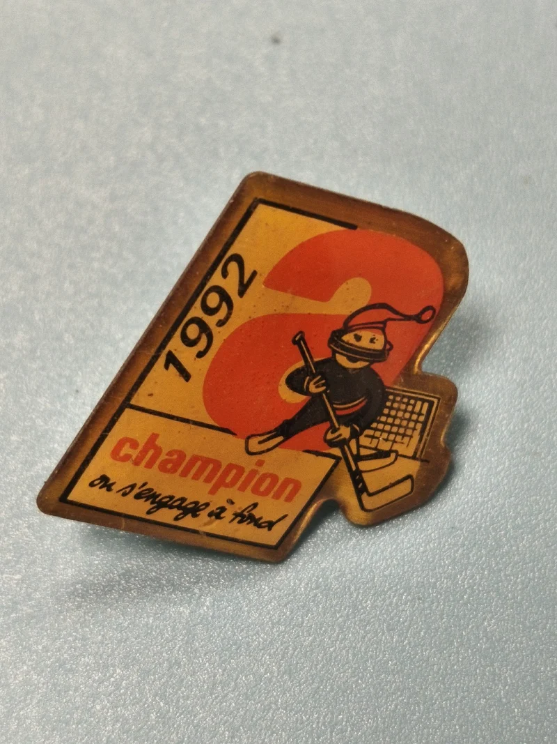 Pin's vintage Champion 1992 hockey sur glace, mascotte, collection rétro (Ref 19