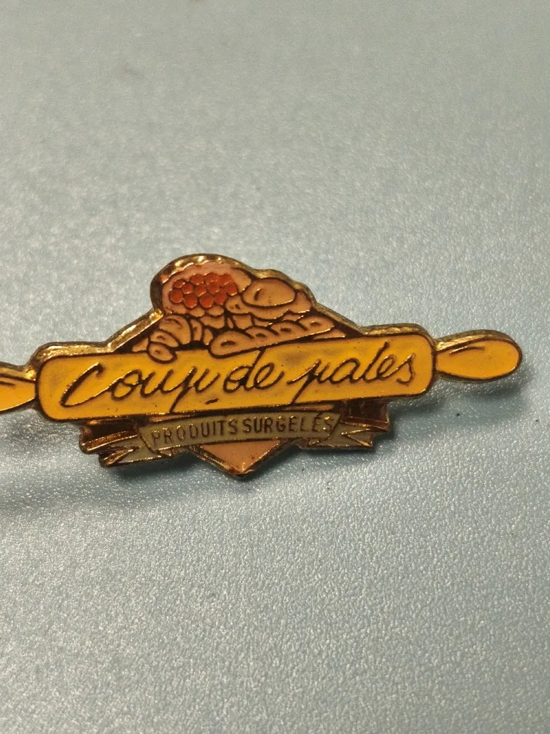Vintage pin's Coup de Pâles Produits Surgelés pâtisserie boulangerie (Ref 19)