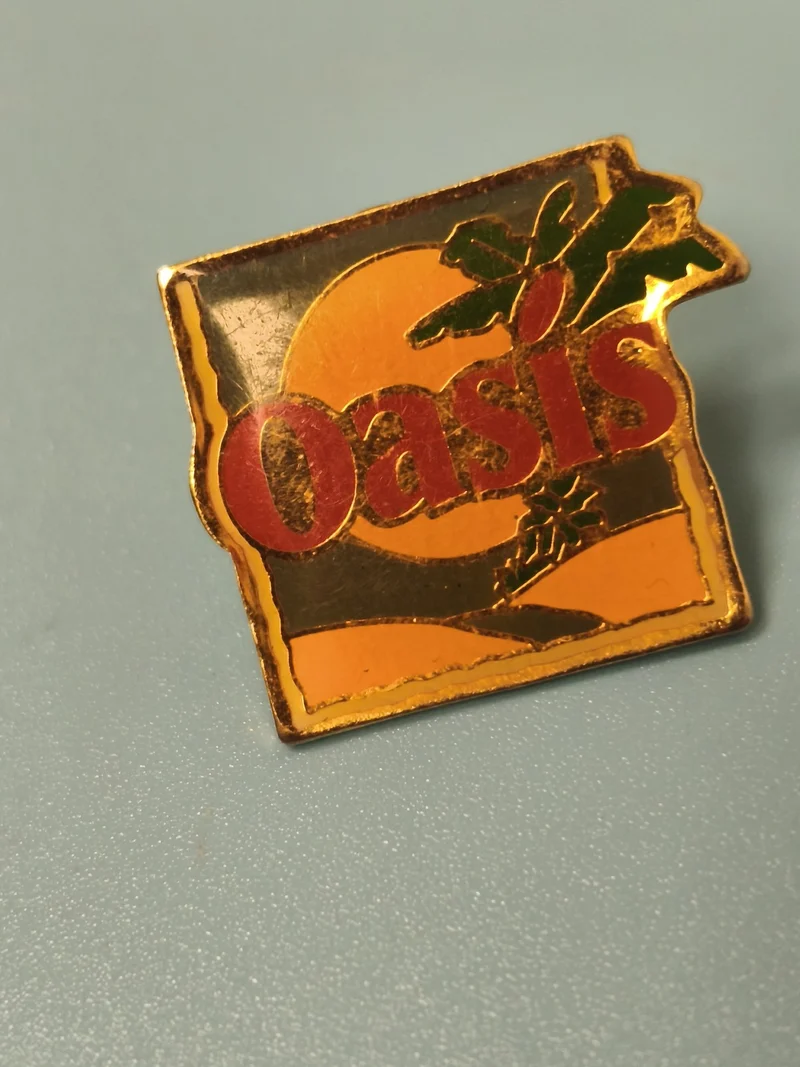 Vintage pin's Oasis carré logo orange collection boisson publicitaire rare