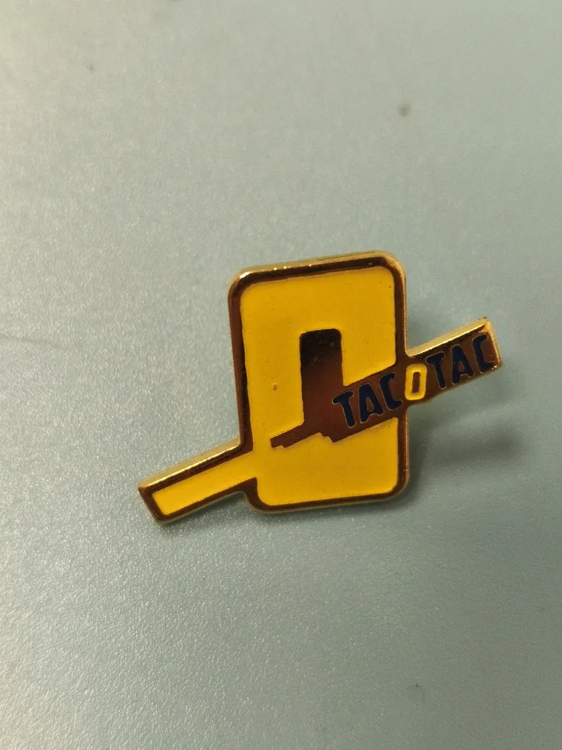 Pin's vintage TACOTAC jaune logo rétro, collection loterie, ancien
