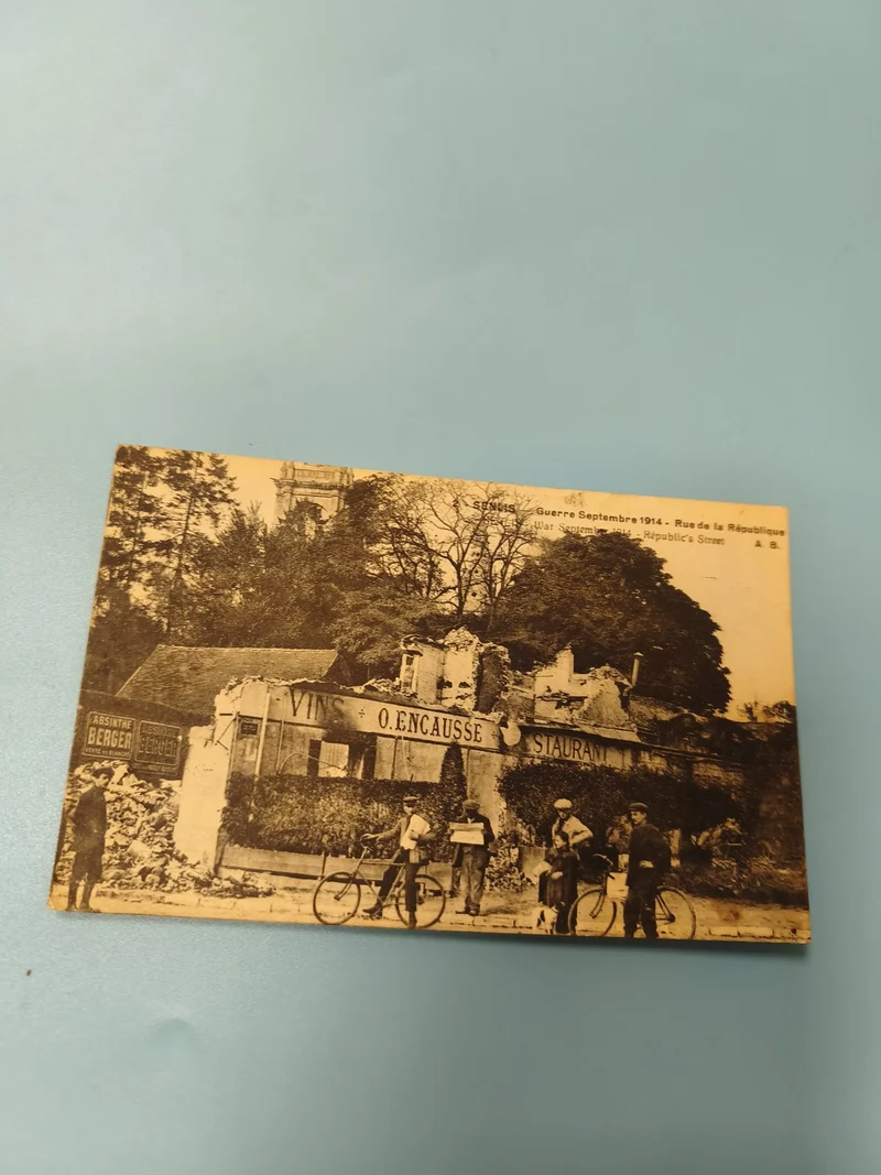 Ancienne carte postale animée Senlis Rue de la République Guerre 1914 (Ref 2)