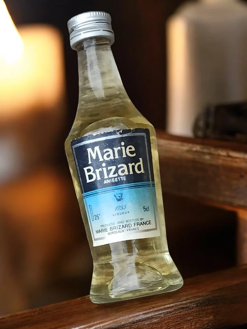 Mini bouteille Marie Brizard Anisette 5cl vintage décor bar ancien mignonette