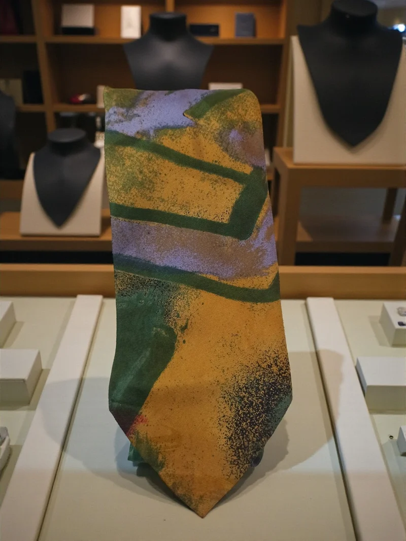 Cravate vintage Pierre Lorrain soie motif abstrait jaune vert rétro élégant homm