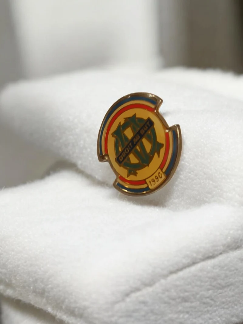 Pin's vintage Olympique de Marseille OM football ancien rare collection rétro