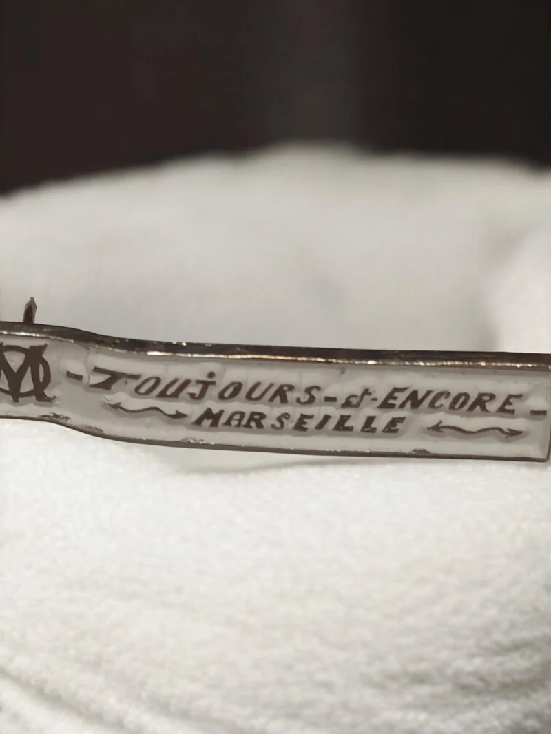 Pin's vintage Olympique de Marseille OM toujours encore rétro football ancien