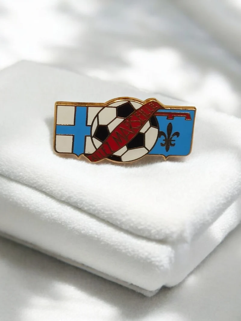 Pin's vintage OM Alliez Marseille football, badge rétro années 90, blason bleu
