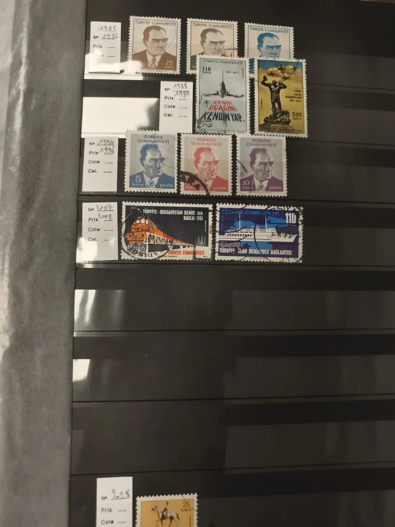 Timbres Turquie lot Atatürk ferroviaire aviation 1950s-1970s philatélie