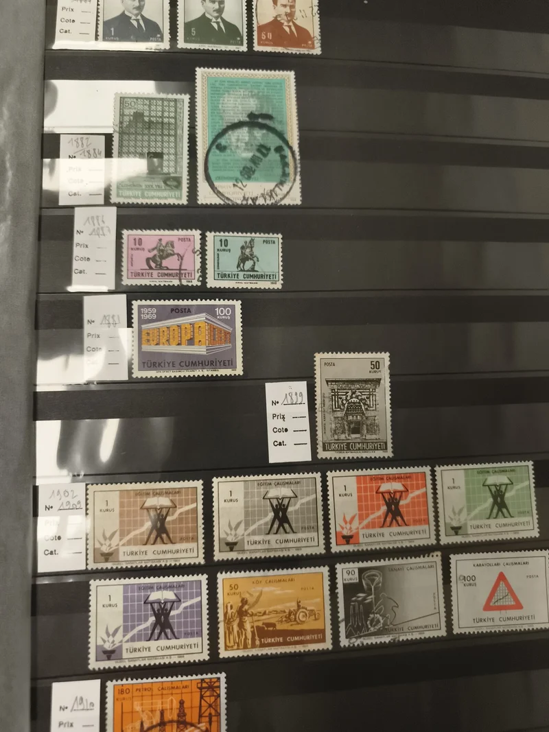 Timbres Turquie Cumhuriyeti lot thématique usagés et neufs philatélie Turquie