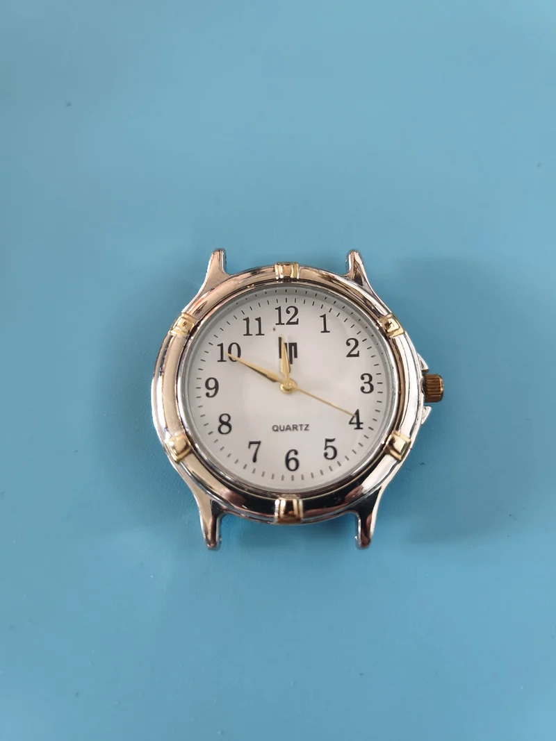 Montre Lip Classics femme, élégante montre-bracelet, marque française, occasion