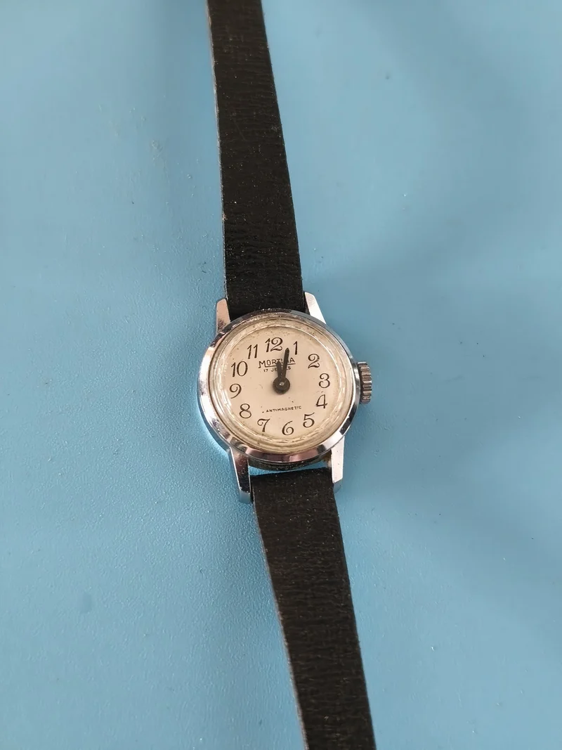 Montre femme Mortima vintage ancienne, montre à réviser, collection rétro