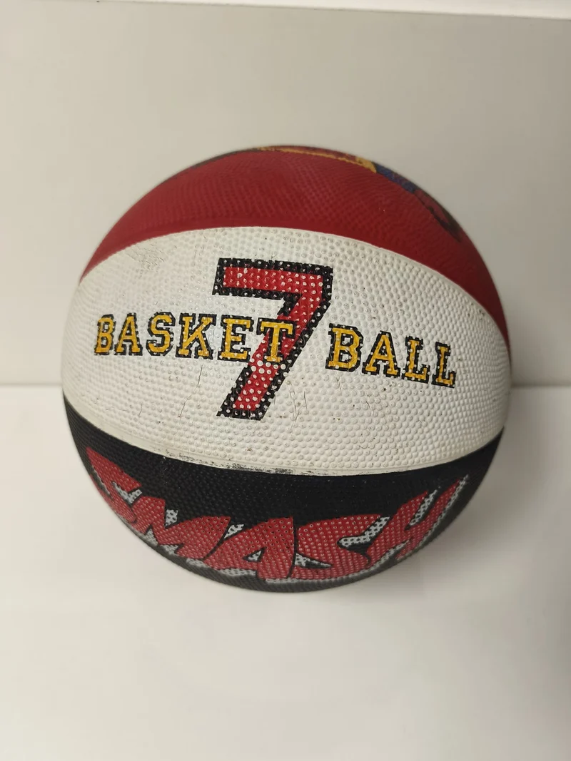 Ballon de basketball rétro ancien vintage pour collectionneur ou décoration spor