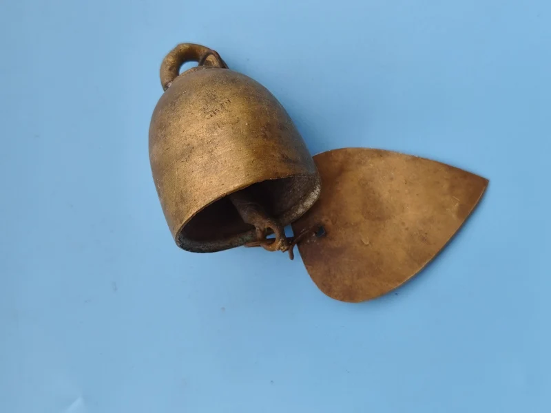 Cloche ancienne vintage décorative rétro pour collectionneur objet d?époque rare