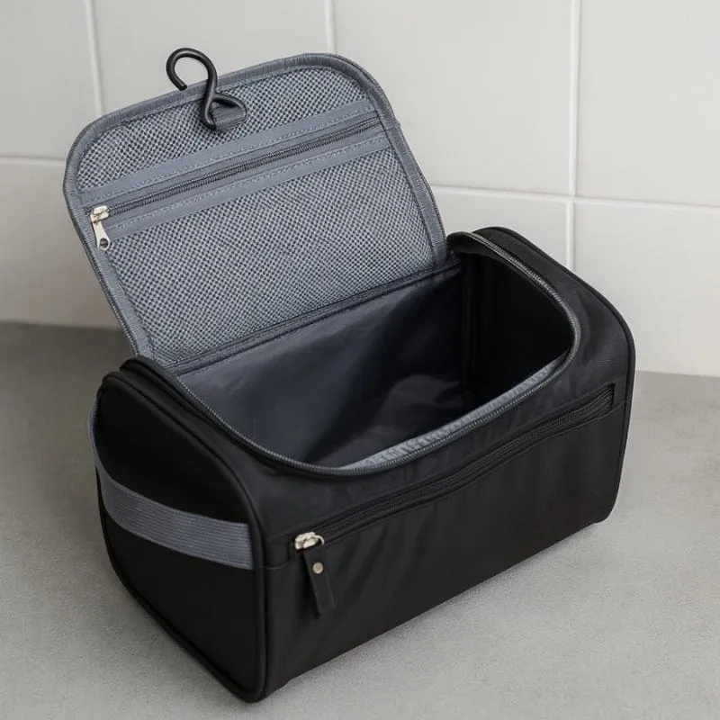 Grande trousse de toilette homme suspendue – Organisation et praticité