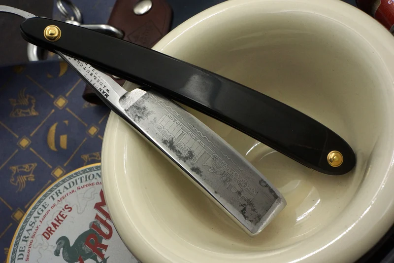 Wade & Butcher 7/8 Locomotive Etched Blade Fully Restored Horn Scaled Sheffield Straight Razor - Shave Ready