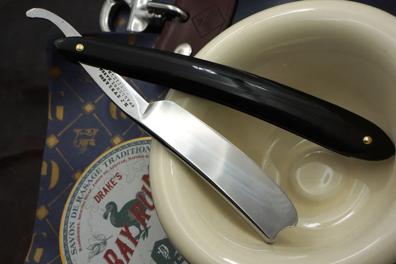 B.J. Eyre - 13/16 Near Wedge with Original Horn Scales - Stunning Sheffield Straight Razor - Shave Ready