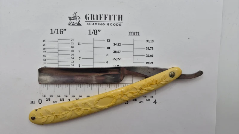 Vintage ? Fancy Scales Razor for Restoration