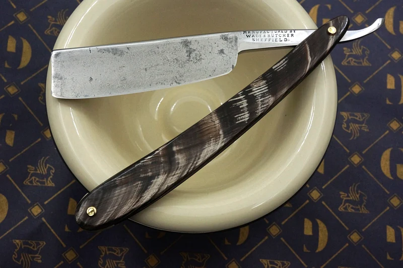 Wade & Butcher 7/8 Cornucopia Etched Blade Fully Restored Horn Scaled Sheffield Straight Razor - Shave Ready