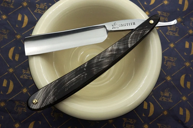 Griffith Krosskeys Sheffield Steel 11/16 Full Hollow Blade - Horn Scales Artisan Straight Razor