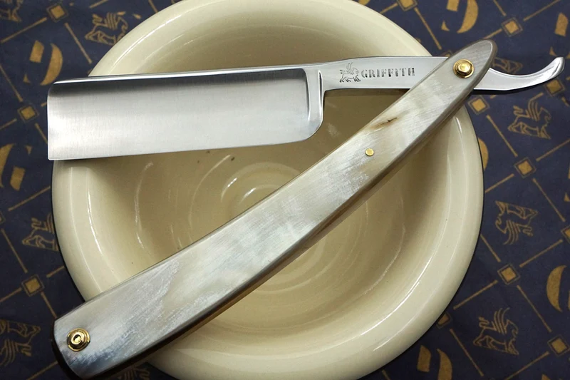 Griffith 8/8 Stainless Steel Full Hollow Blade - Horn Scales Artisan Straight Razor