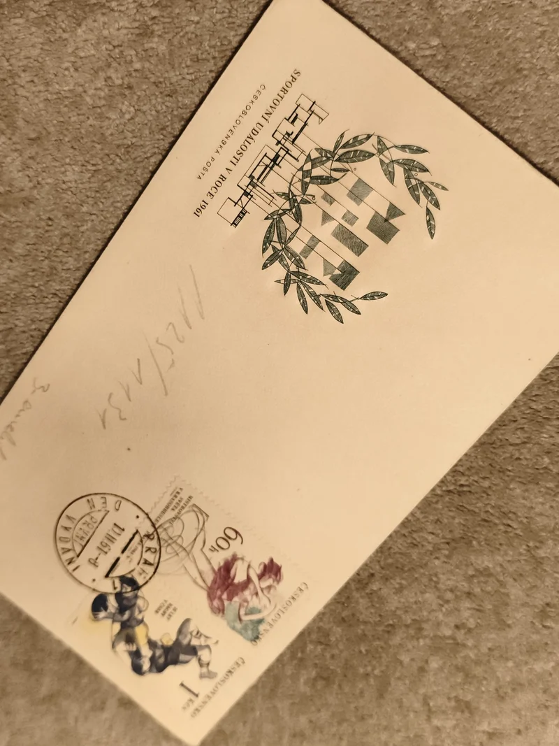 Carte postale oblitérée Sportovni Udolosti 1961 timbre Tchécoslovaquie philatéli