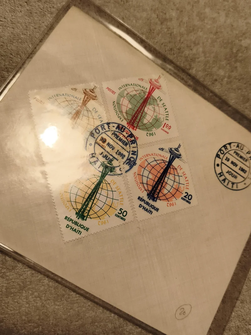 Bloc de 4 timbres Haïti Exposition Seattle 1962 Space Needle oblitérés philatéli