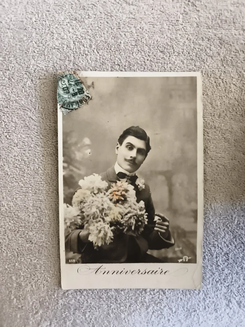Carte photo Anniversaire homme fleurs timbre CPA début XXe France