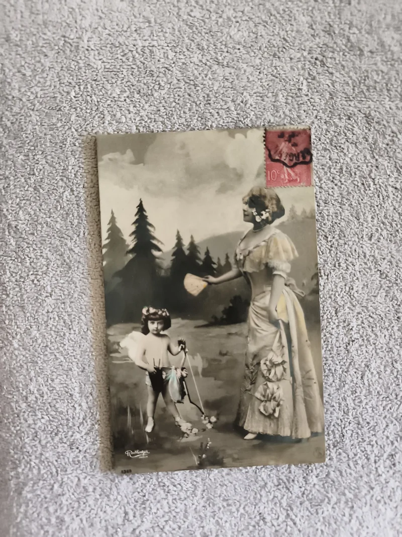 CPA femme enfant costume Belle Époque timbre 10c France photo ancienne