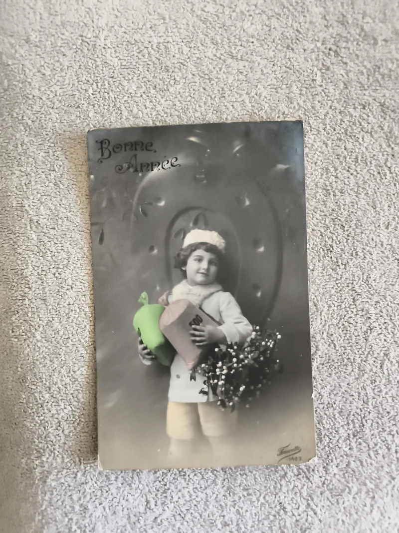 Carte postale Bonne Année CPA enfant colorisée début XXe décor festif