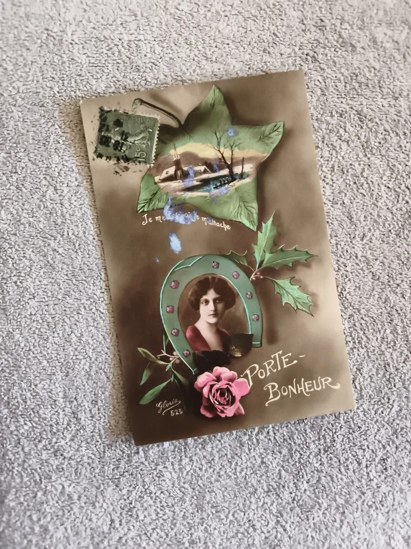 CPA Porte-Bonheur illustrée femme rose fer à cheval timbre France