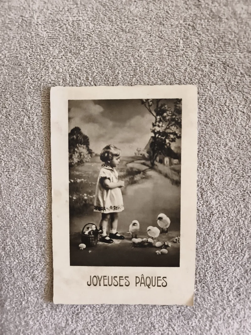 CPA Joyeuses Pâques fillette poussins photo noir et blanc carte postale ancienne