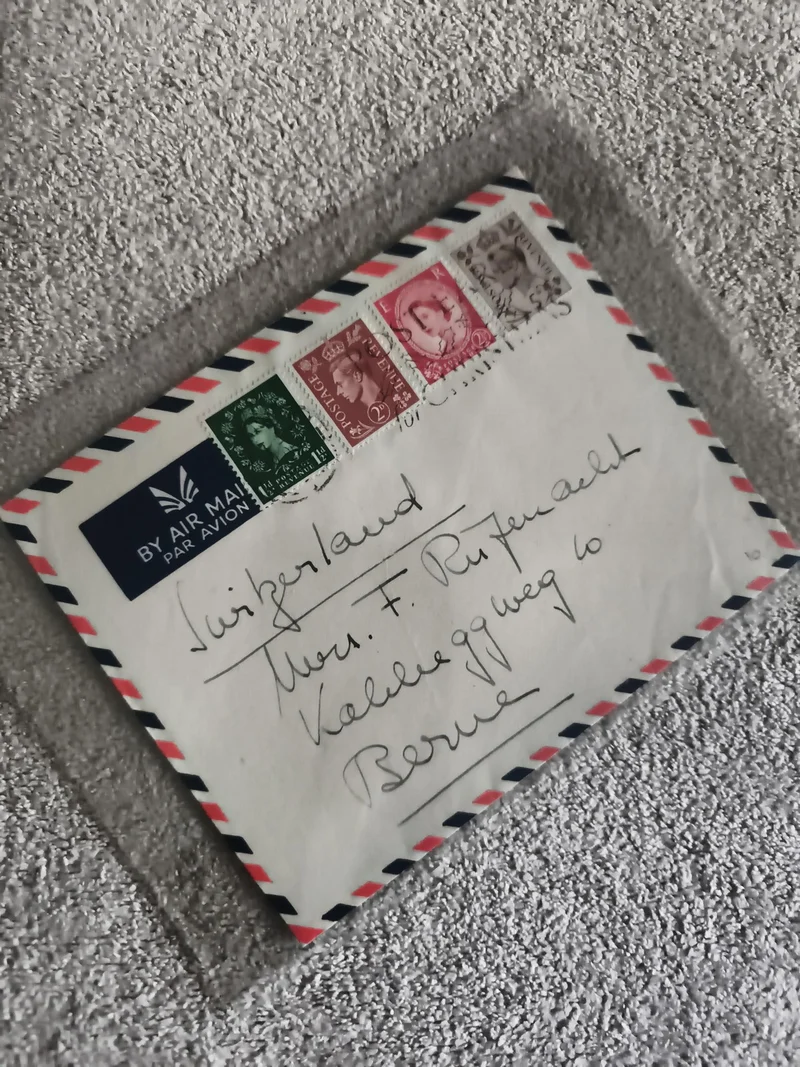 Lettre avion Air Mail Royaume-Uni timbres Elizabeth II enveloppe affranchie (Ref