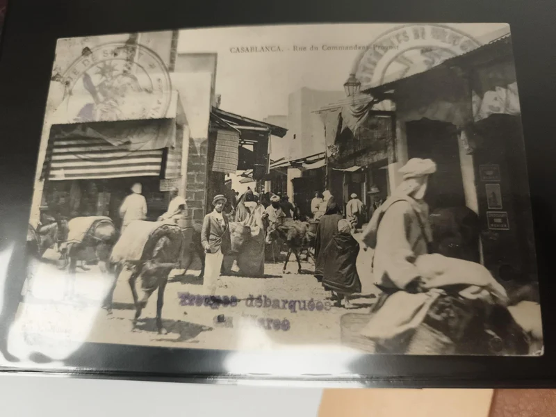 Carte postale Casablanca Rue Commandant Provost Maroc timbre oblitéré philatélie