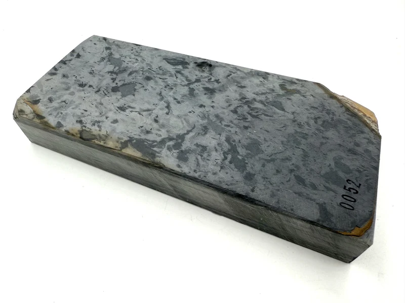 Aiiwatani Karasu Japanese Natural Finishing Whetstone