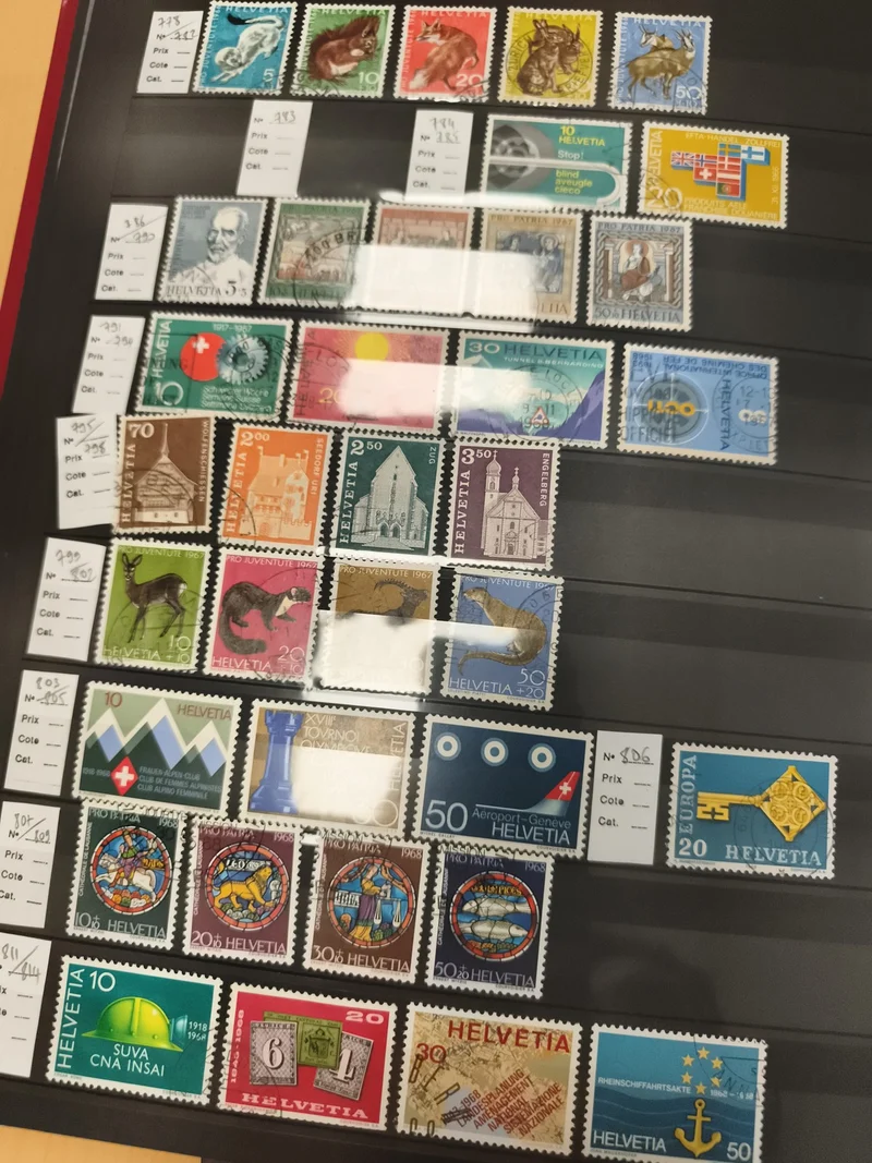 Timbres Suisse Helvetia thématiques animaux, architecture, Europa, lot philatéli