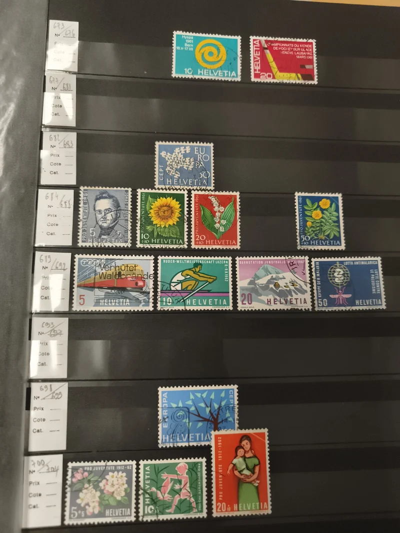 Timbres Suisse Helvetia x14 thématiques fleurs, science, sport, Europa