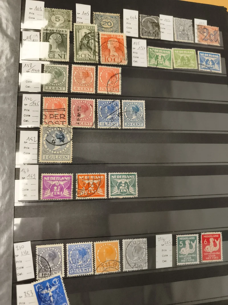 Lot timbres oblitérés Pays-Bas NEDERLAND couleurs variées philatélie