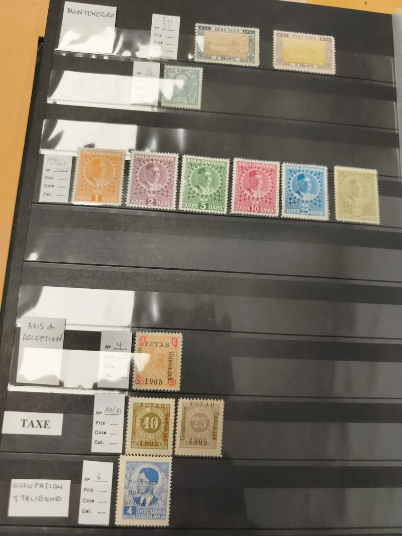 Timbres Montenegro anciens, séries diverses, couleurs variées, philatélie