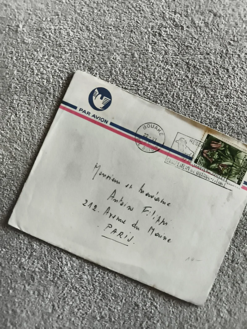 Lettre aérienne Par Avion Bouaké timbre Côte d'Ivoire philatélie Paris
