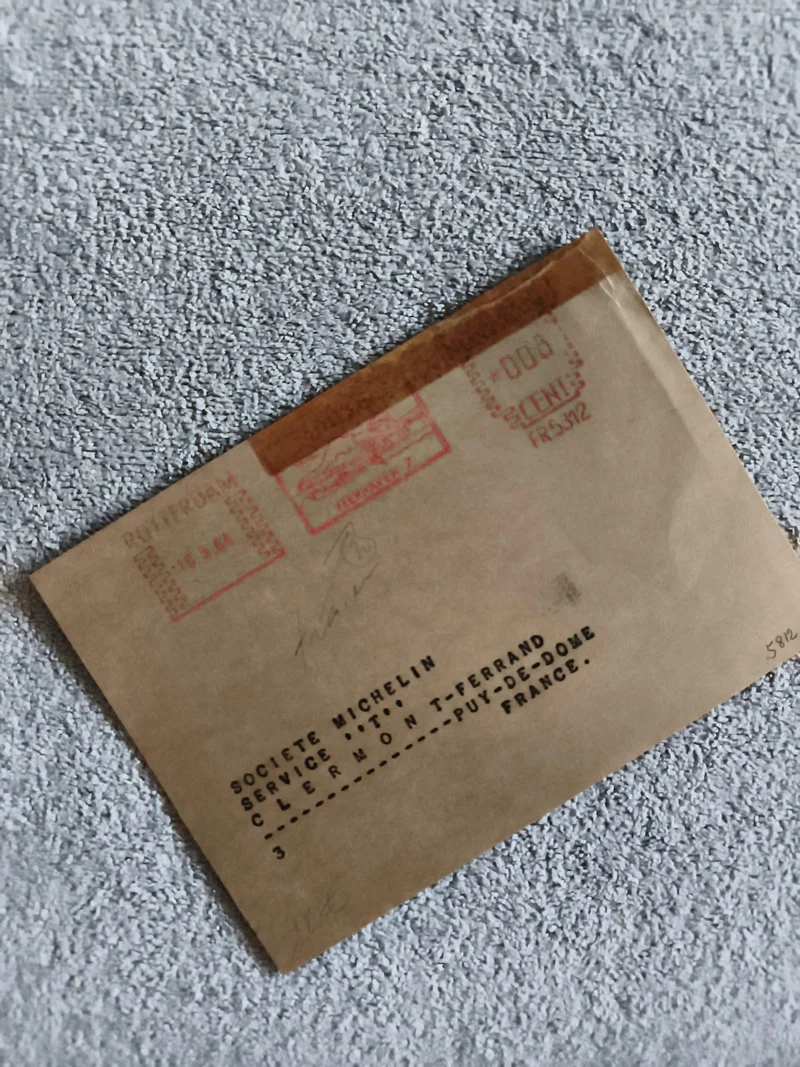 Lettre affranchie Société Michelin Clermont-Ferrand oblitération rouge philatéli