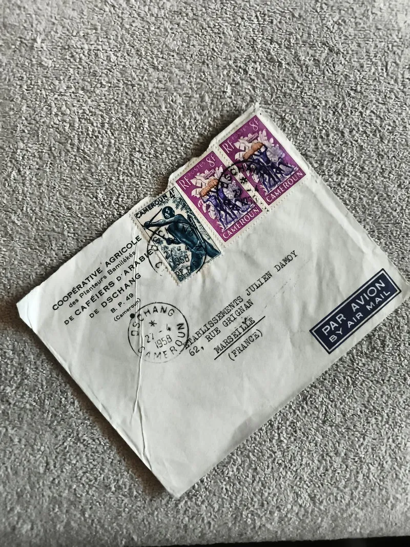 Lettre affranchie Cameroun 1958 timbres RF 8f 4f cachets philatélie Air Mail