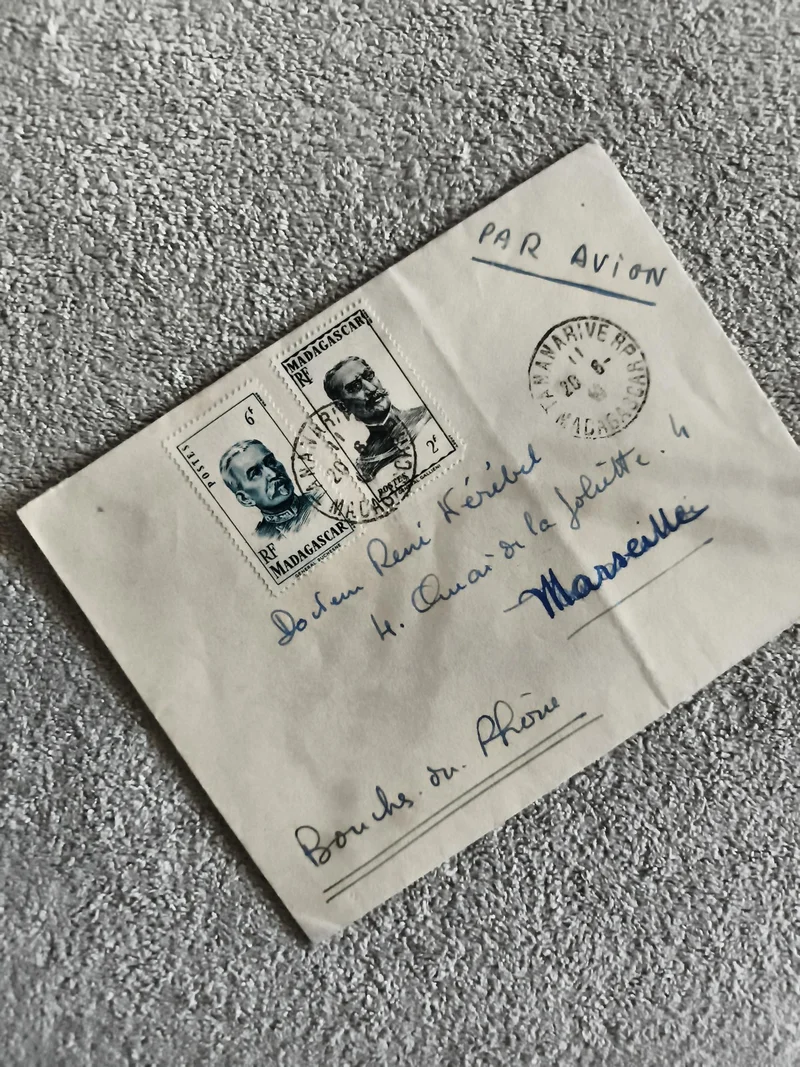 Lettre affranchie Madagascar timbres RF cachet Tananarive Marseille philatélie