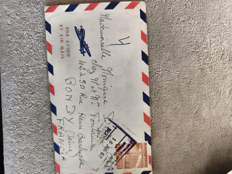 Lettre avion affranchie timbre France enveloppe par avion décor tricolore philat