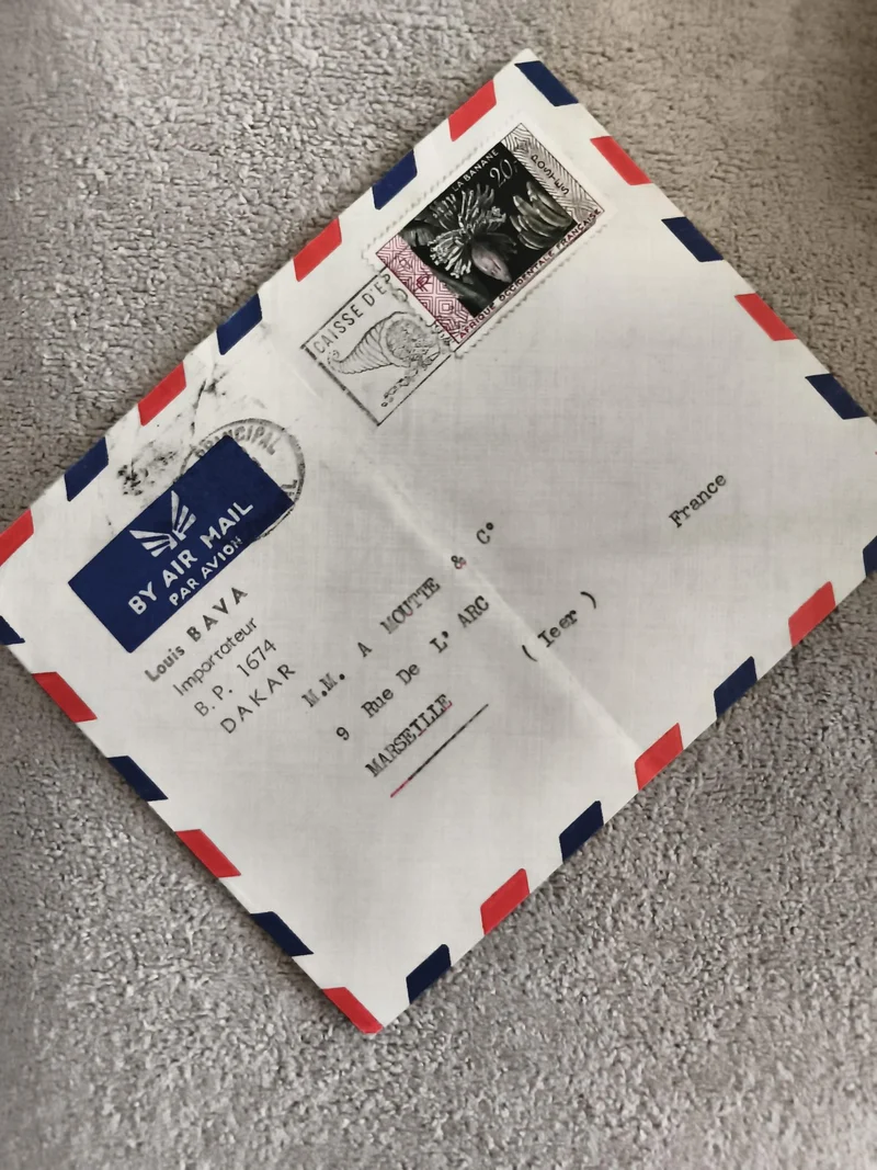 Lettre avion affranchie Sénégal France timbre 20F banane enveloppe philatélie