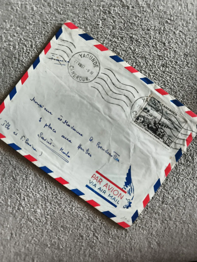 Lettre affranchie Cameroun Yaoundé Par Avion enveloppe oblitérée philatélie