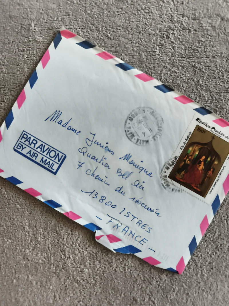 Lettre avion affranchie enveloppe Par Avion timbre France philatélie