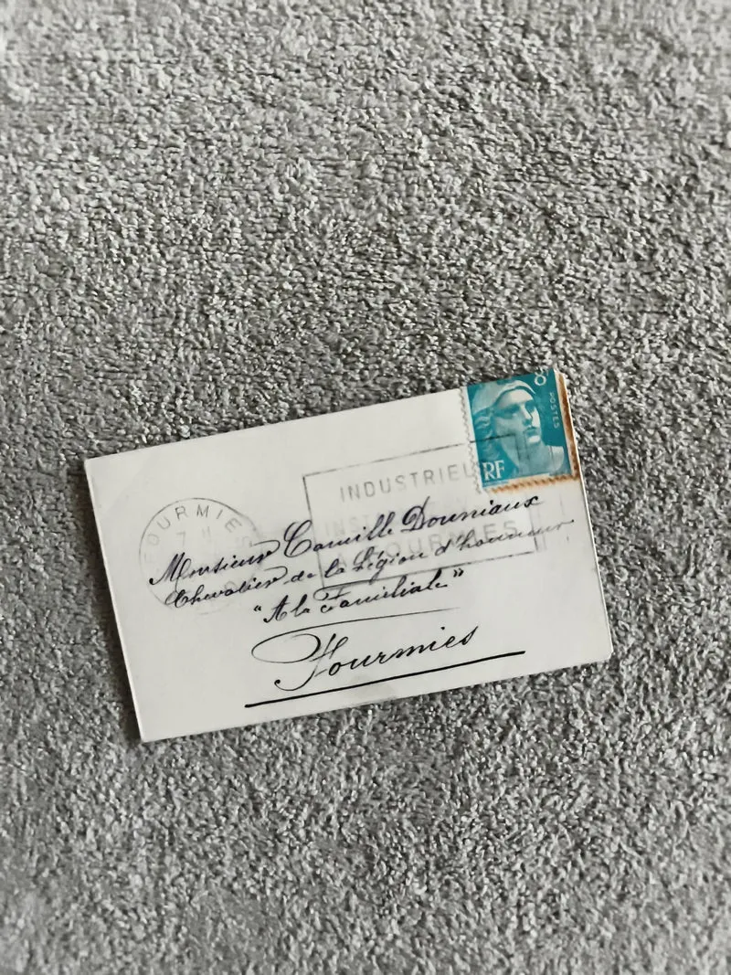 Lettre oblitérée Fourmies timbre RF bleu adresse manuscrite philatélie